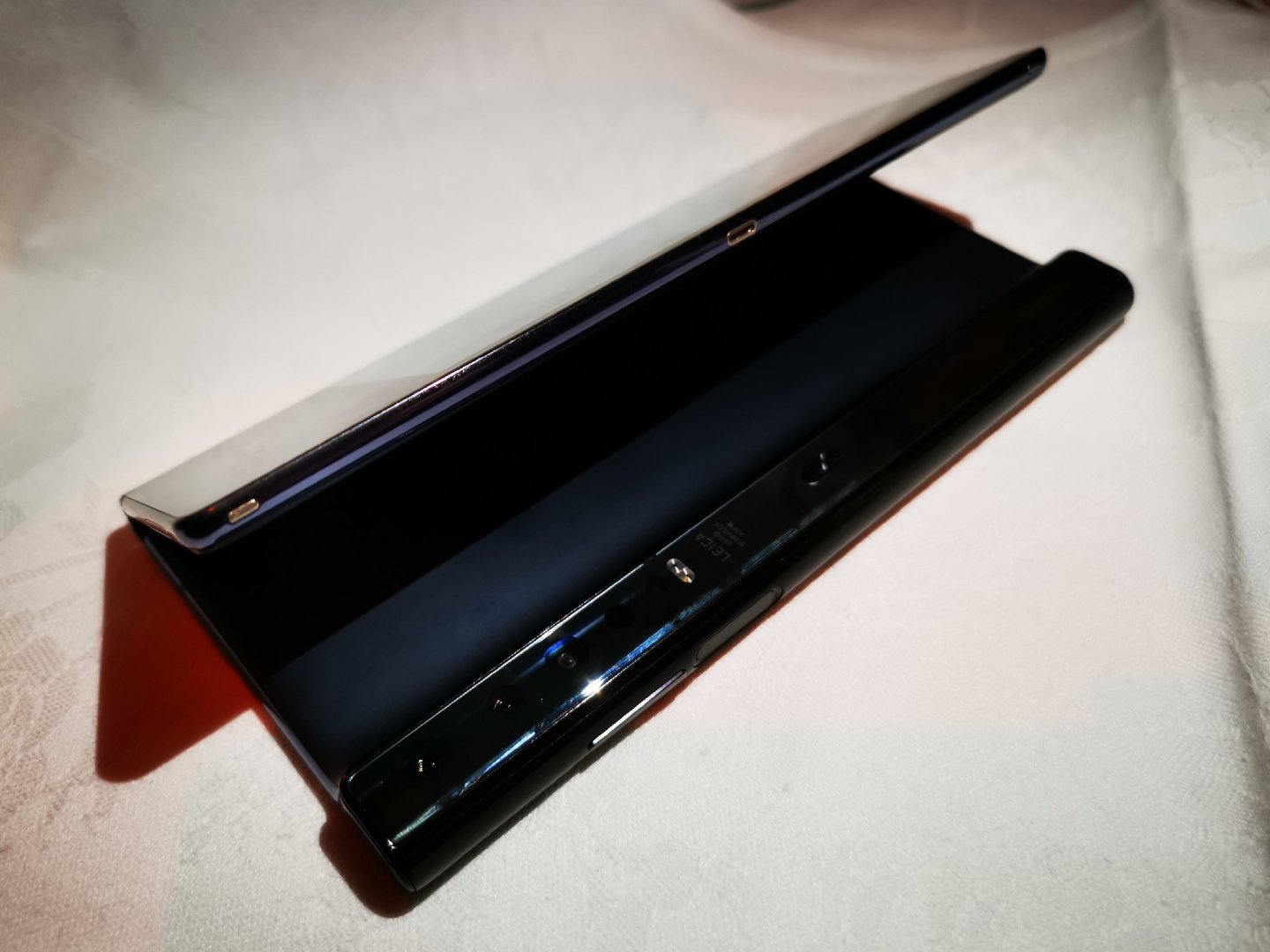 华为P30发布前夕,Mate X 5G折叠屏手机近距离现场实拍图赏