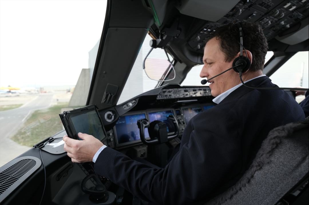 插上“翅膀”的 Surface ：与航空公司比肩翱翔